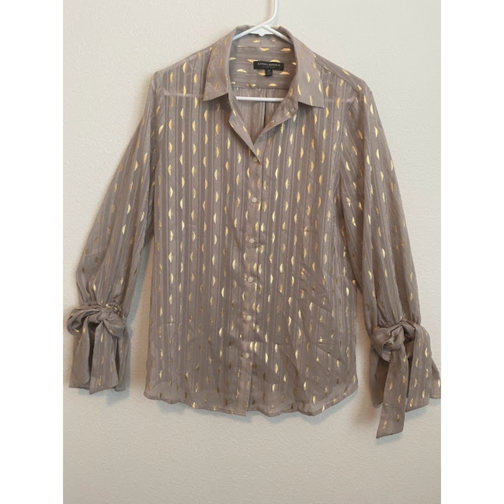 Banana Republic Dillon Long Sleeve with Tie Cuffs Shirt M